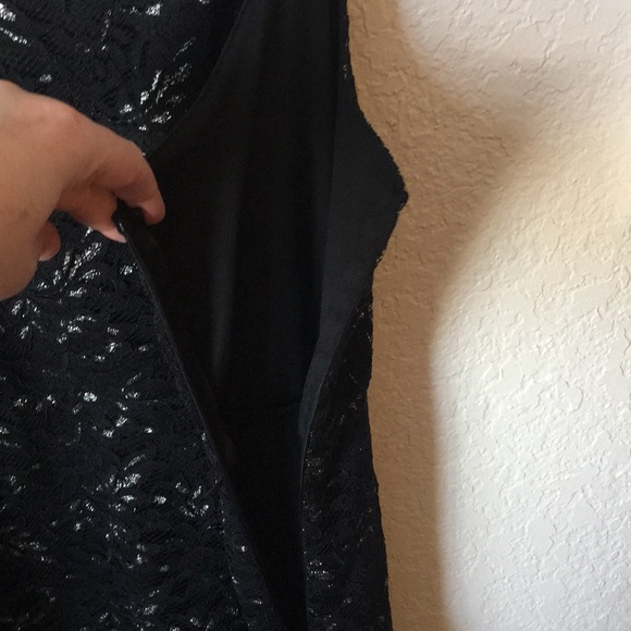Black and silver lace sleeveless dress with belt - Picture 3 of 6